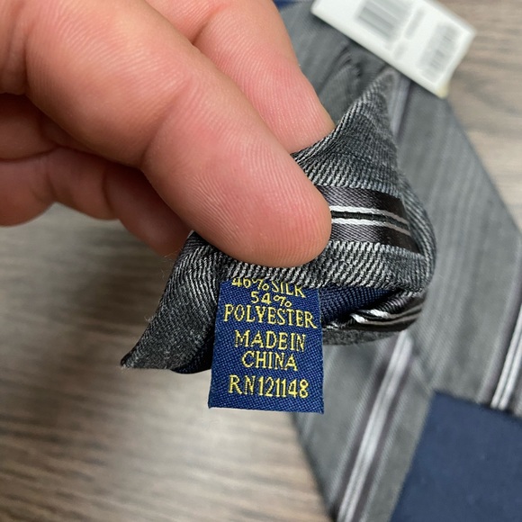 Club Room NWT Grey w/ White & Black Stripe Tie - Picture 4 of 5